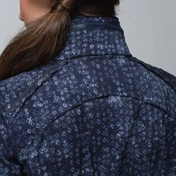 Lululemon Spring Forward Jacket 6 - Picture 4 of 9